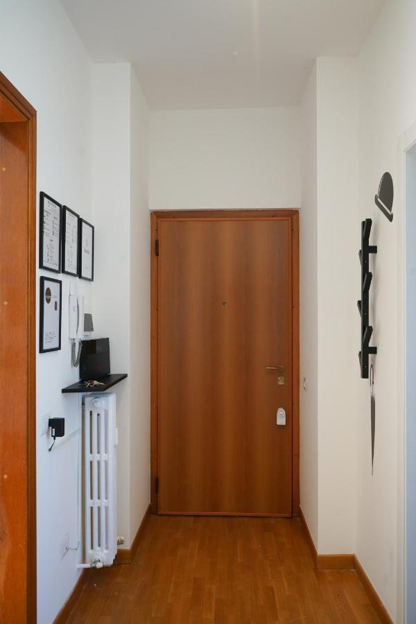 10 Min From The Airport-Wifi-Free Parking Apartment Samarate Exterior photo